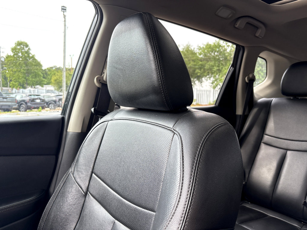 Used 2020 Nissan Rogue SL w/ Premium Package FWD image 6