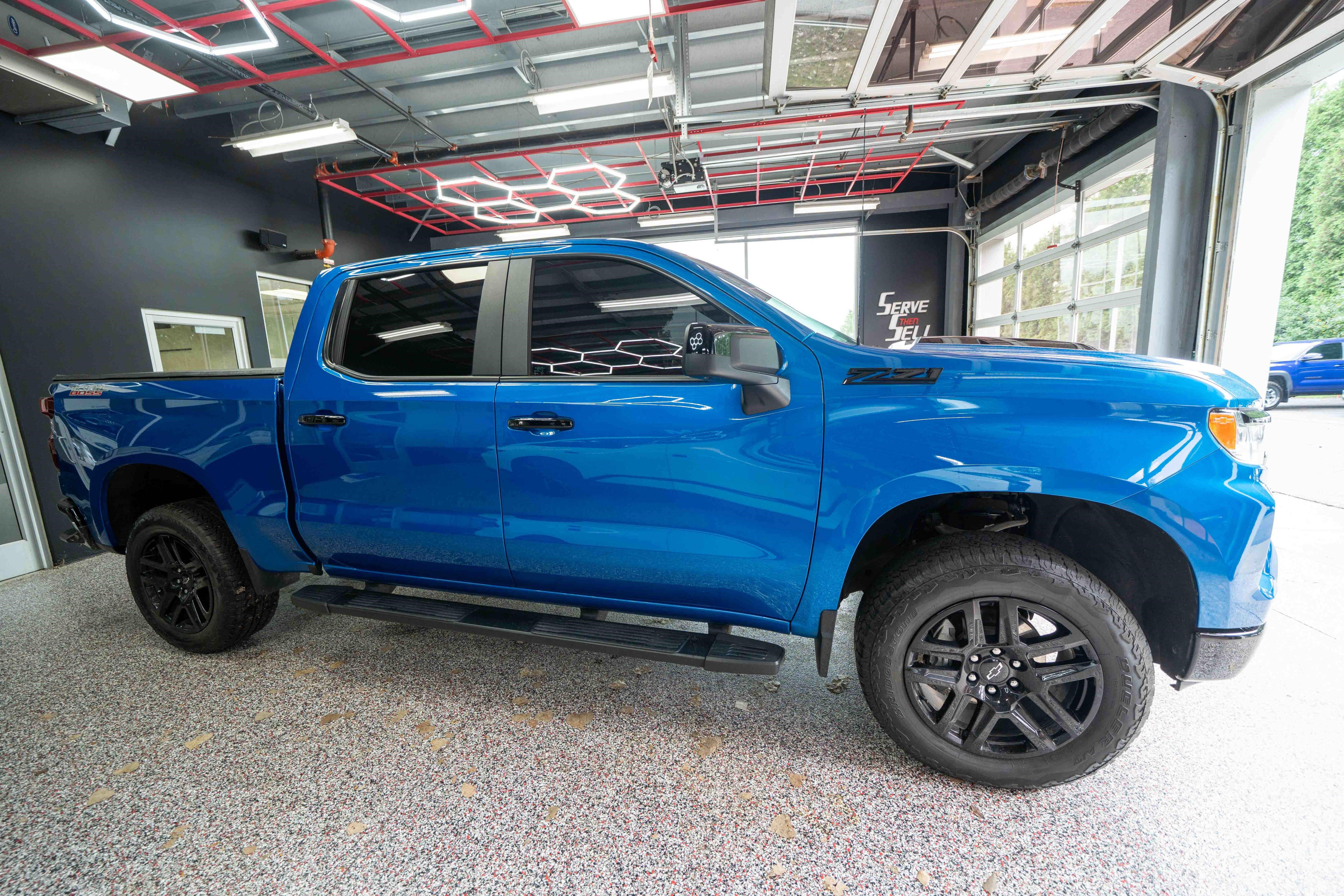 Used 2023 Chevrolet Silverado 1500 LT Trail Boss w/ Protection Package AWD/4WD image 5