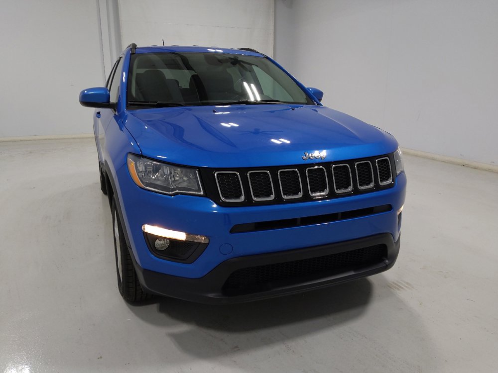 Used 2019 Jeep Compass Latitude w/ Cold Weather Group AWD/4WD image 14
