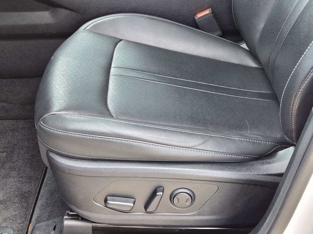 Certified 2023 Kia Sorento SX FWD image 26