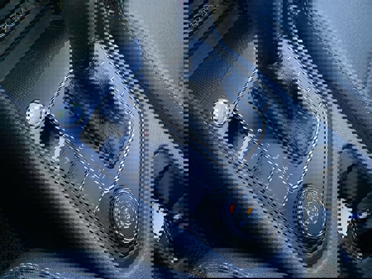 Used 2020 Volkswagen Tiguan SE R-Line image 26