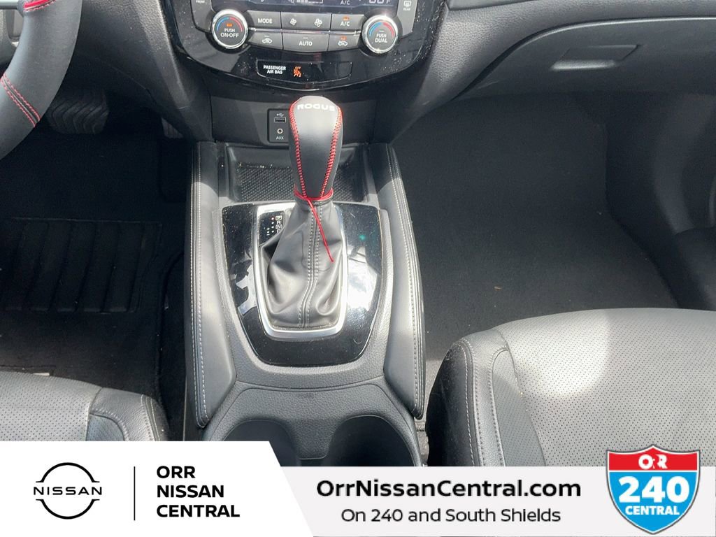 Used 2017 Nissan Rogue SL w/ SL Premium Package FWD image 24