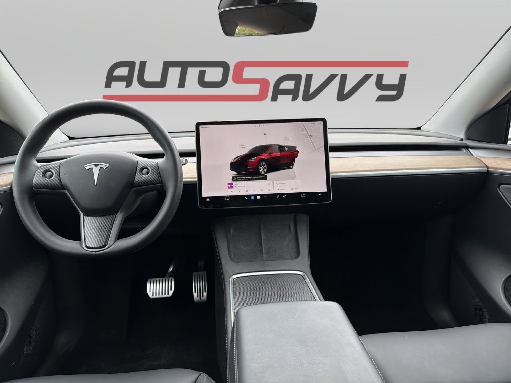Used 2024 Tesla Model Y 2WD image 17