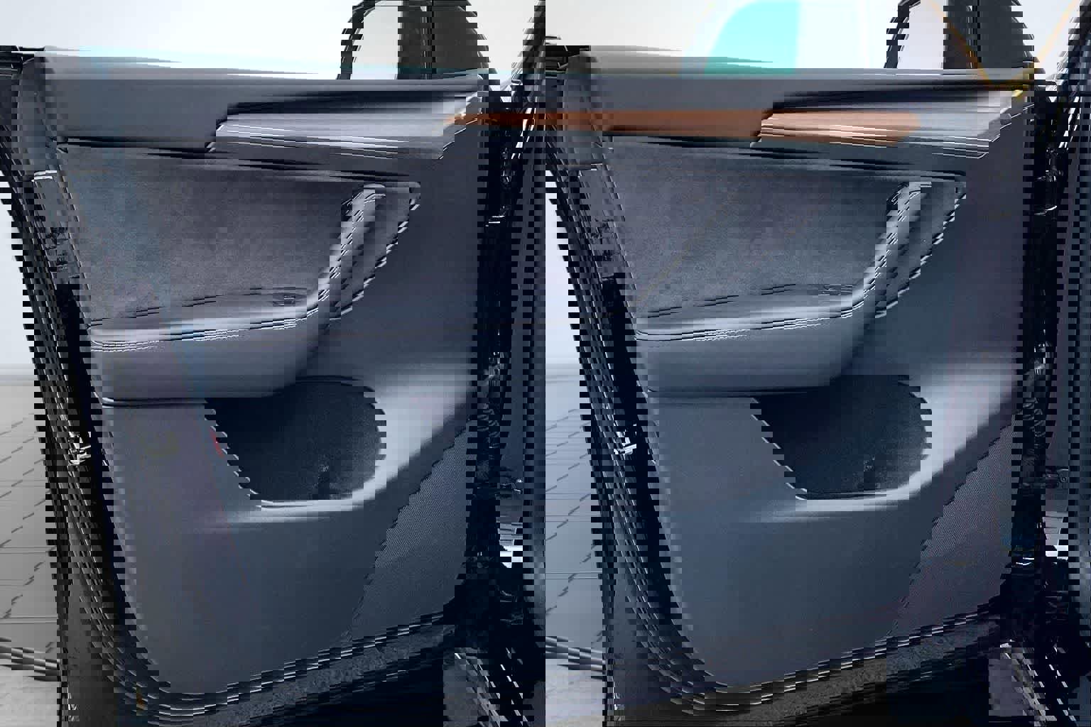 Used 2023 Tesla Model Y Long Range image 28