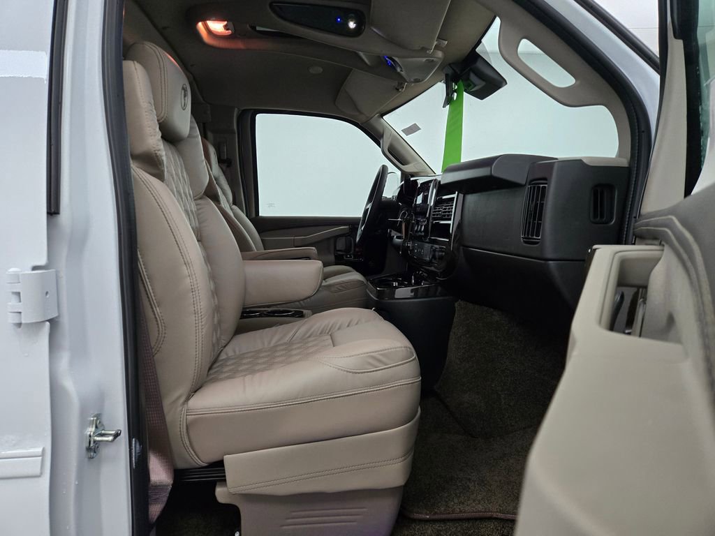 New 2025 GMC Savana 2500 w/ Driver Convenience Package image 32