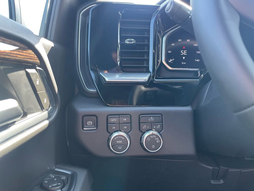 New 2026 GMC Sierra 1500 SLE w/ X31 Off-Road Package AWD/4WD image 13
