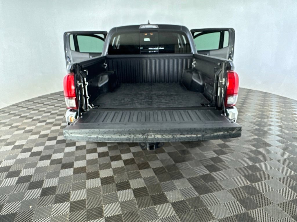 Used 2019 Toyota Tacoma SR5 AWD/4WD image 19