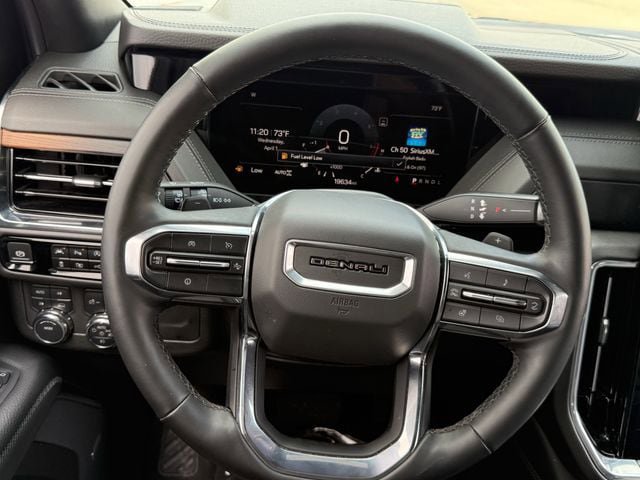 Used 2025 GMC Yukon XL Denali AWD/4WD image 14