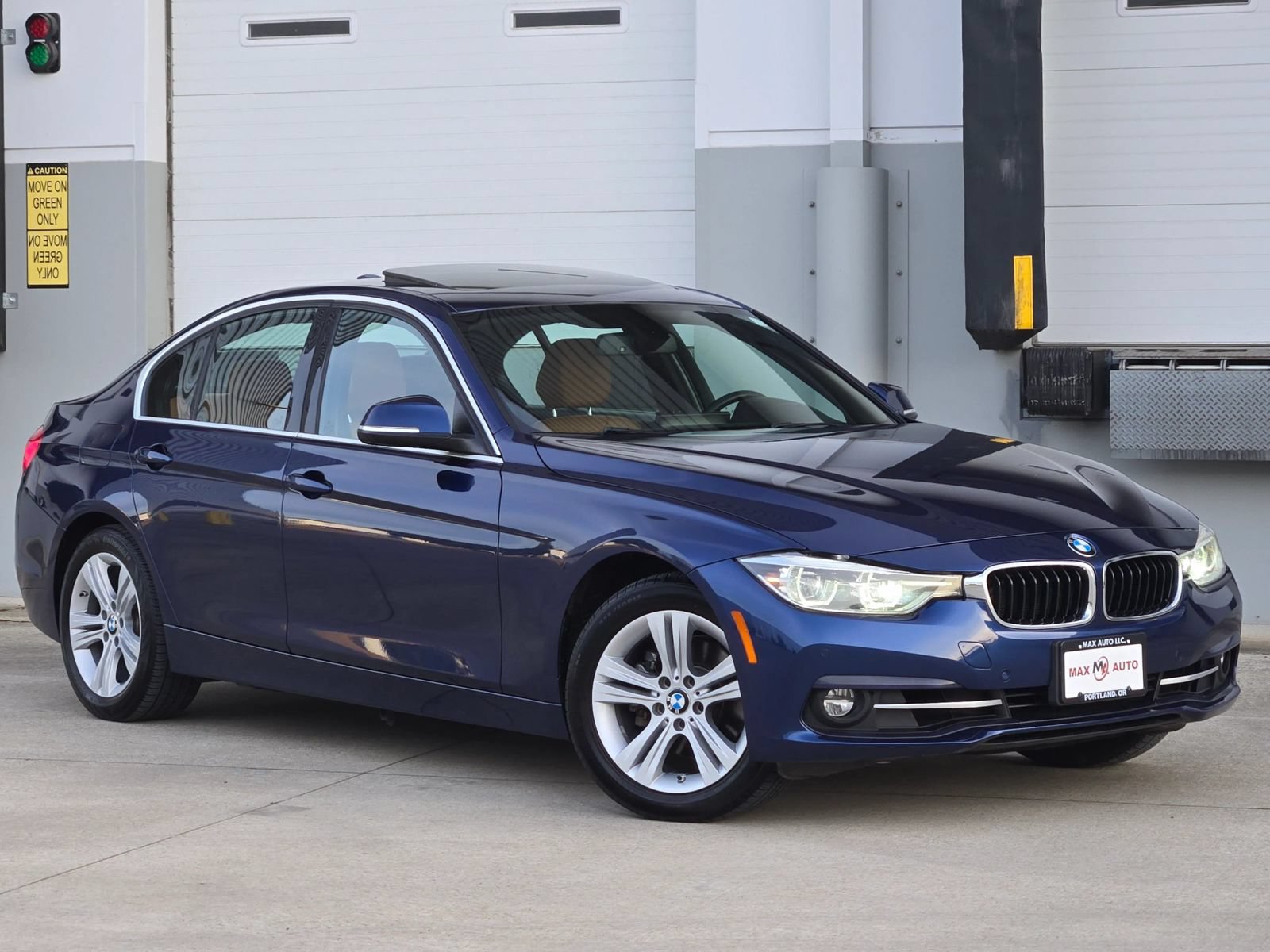 Used 2018 BMW 330i xDrive Sedan w/ Premium Package AWD/4WD image 1