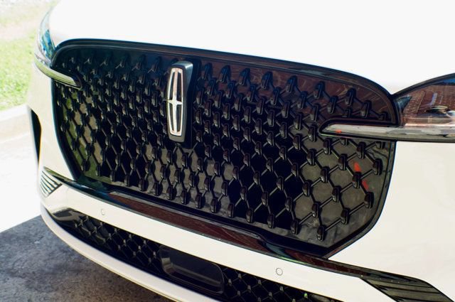 Used 2025 Lincoln Aviator Black Label w/ Jet Appearance Package AWD/4WD image 13