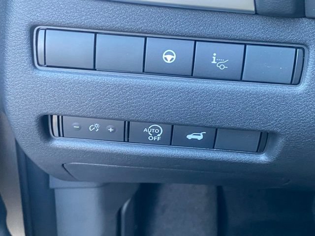 New 2025 Nissan Rogue Platinum w/ Platinum Premium Package AWD/4WD image 27