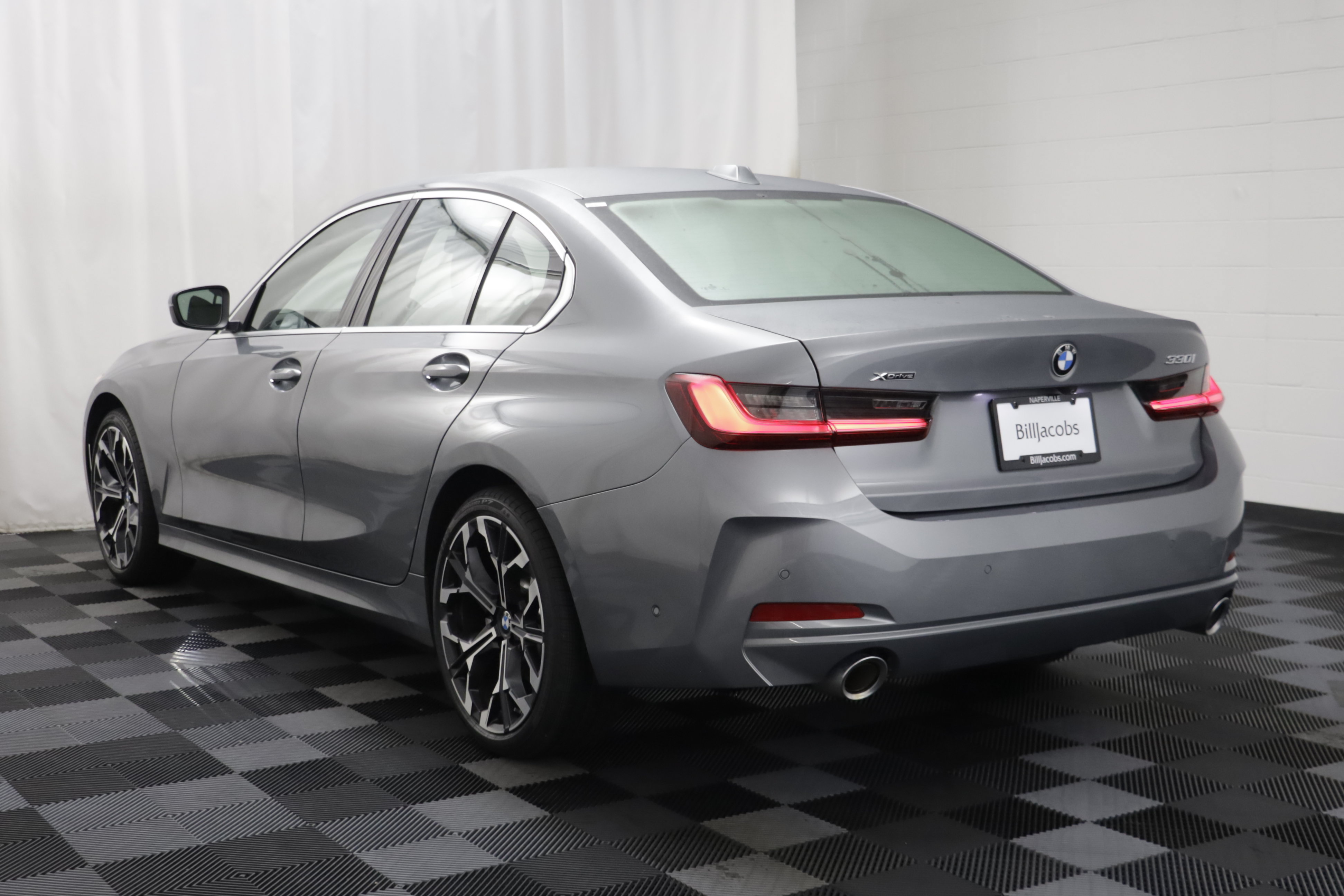 Used 2025 BMW 330i xDrive Sedan AWD/4WD image 14