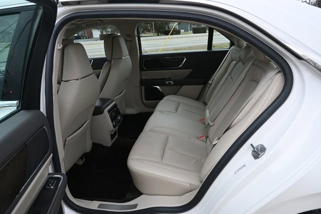 Used 2017 Lincoln Continental Reserve w/ Technology Package image 24