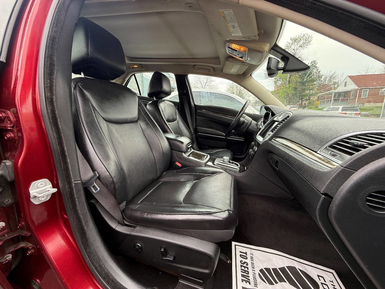 Used 2018 Chrysler 300 Limited image 16
