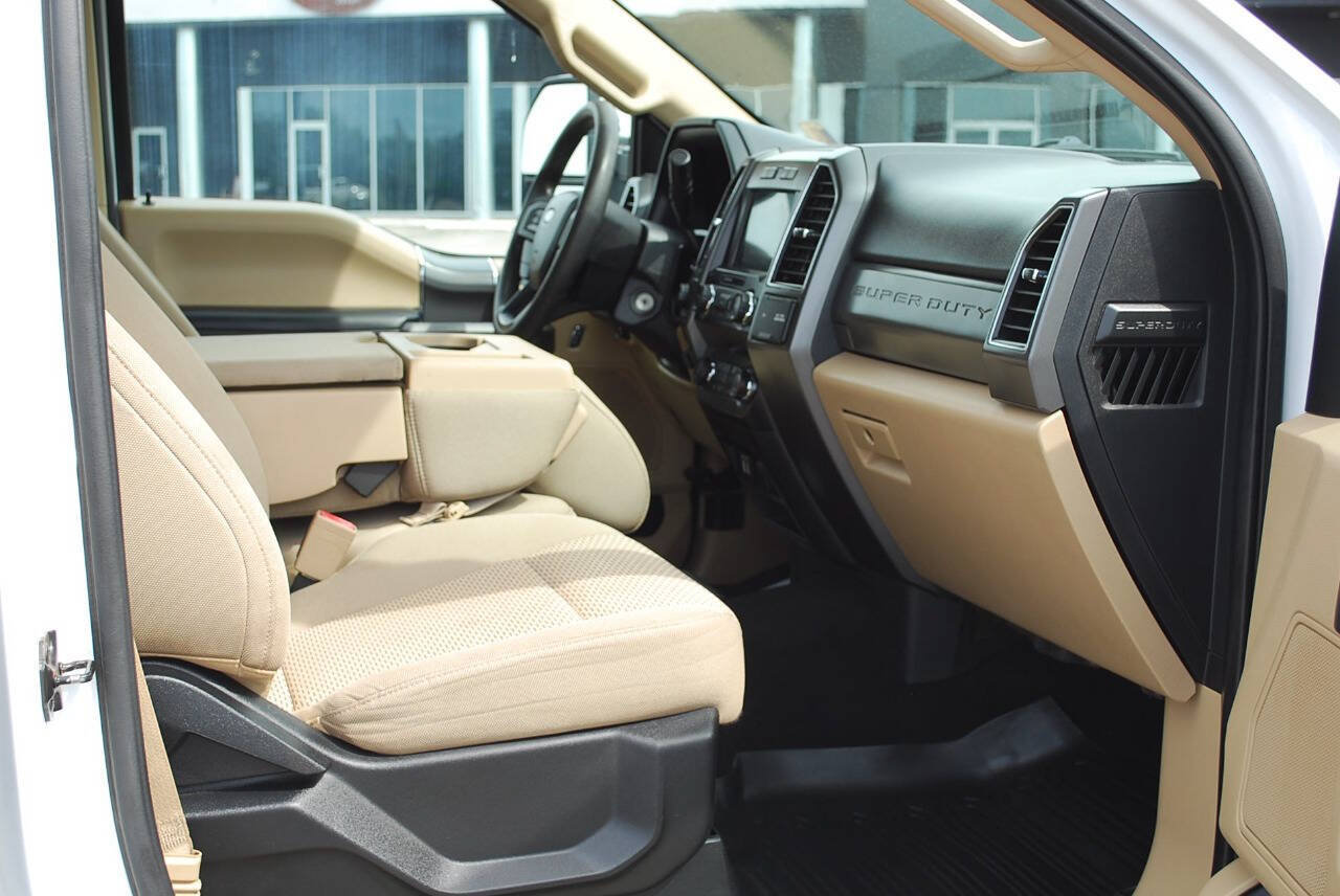 Used 2019 Ford F250 XLT w/ XLT Premium Package AWD/4WD image 34