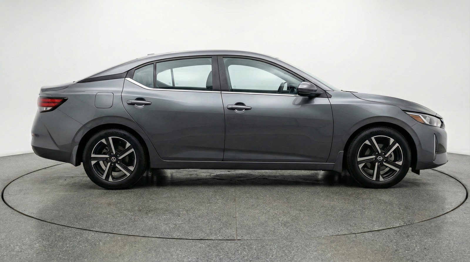 Used 2025 Nissan Sentra SV FWD image 11