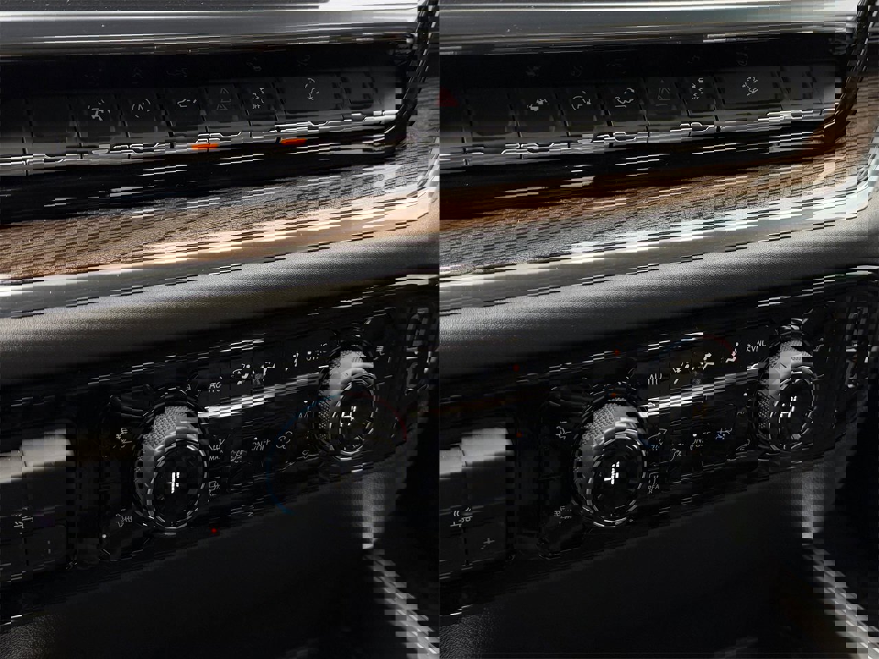 Used 2024 Chevrolet Silverado 1500 LT Trail Boss w/ Convenience Package II image 20