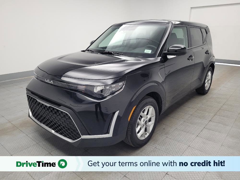 Used 2025 Kia Soul LX FWD image 1