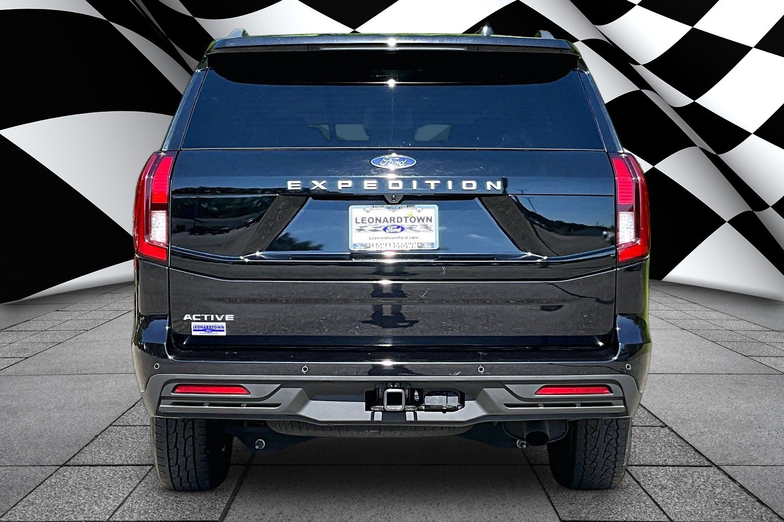 Used 2025 Ford Expedition Active RWD image 4