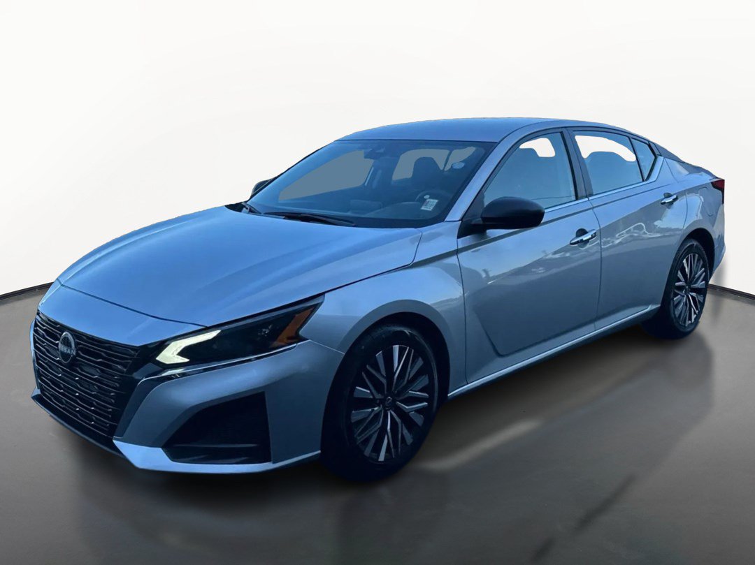 Used 2024 Nissan Altima 2.5 SV FWD image 7
