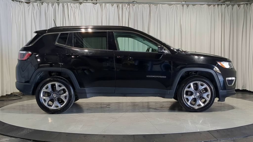 Used 2020 Jeep Compass Limited AWD/4WD image 11