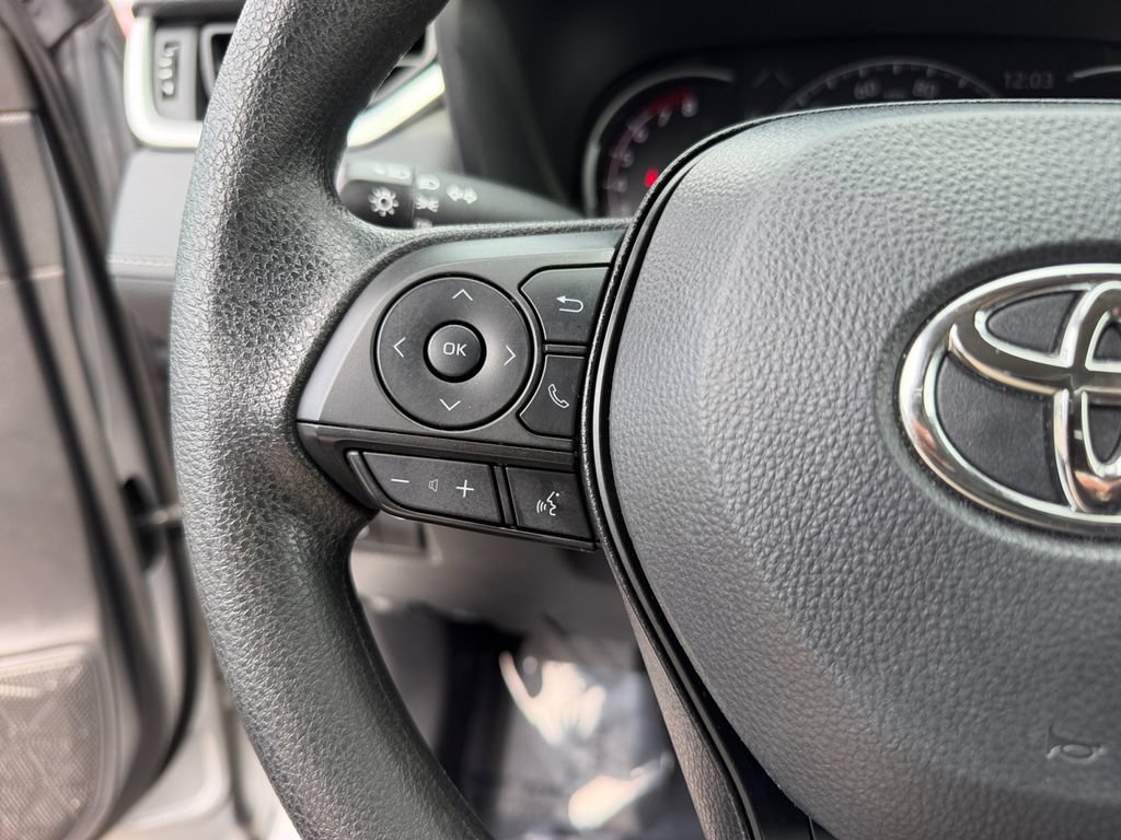 Used 2025 Toyota RAV4 LE AWD/4WD image 20