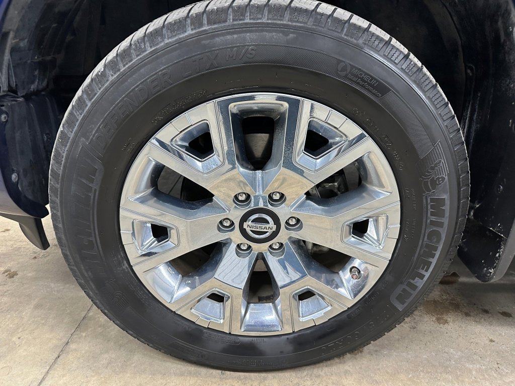 Used 2021 Nissan Titan SL w/ Moonroof Package image 38