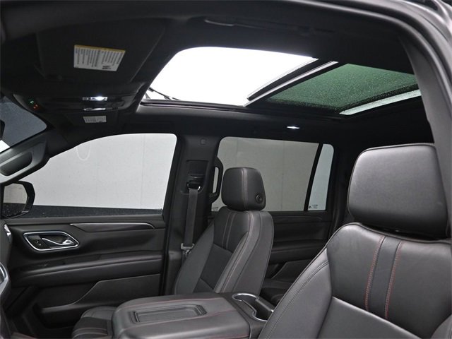 Used 2022 Chevrolet Suburban RST w/ Sport Performance Package image 31