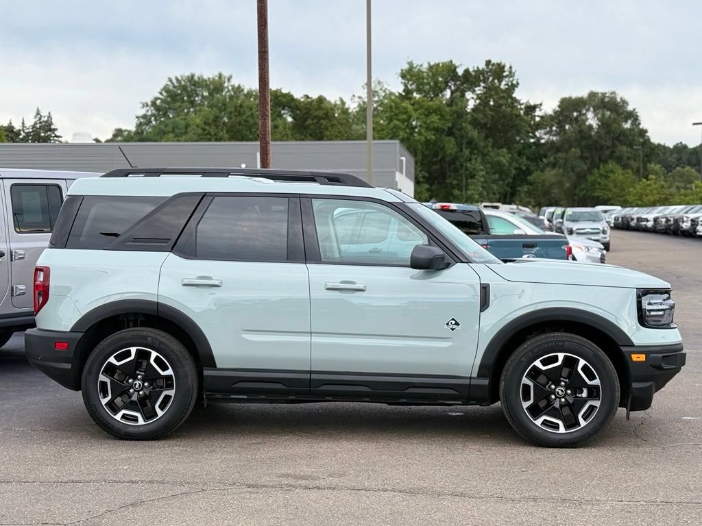 Used 2023 Ford Bronco Sport Outer Banks w/ Tech Package AWD/4WD image 30