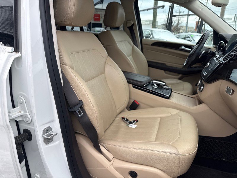 Used 2017 Mercedes-Benz GLS 450 4MATIC image 31