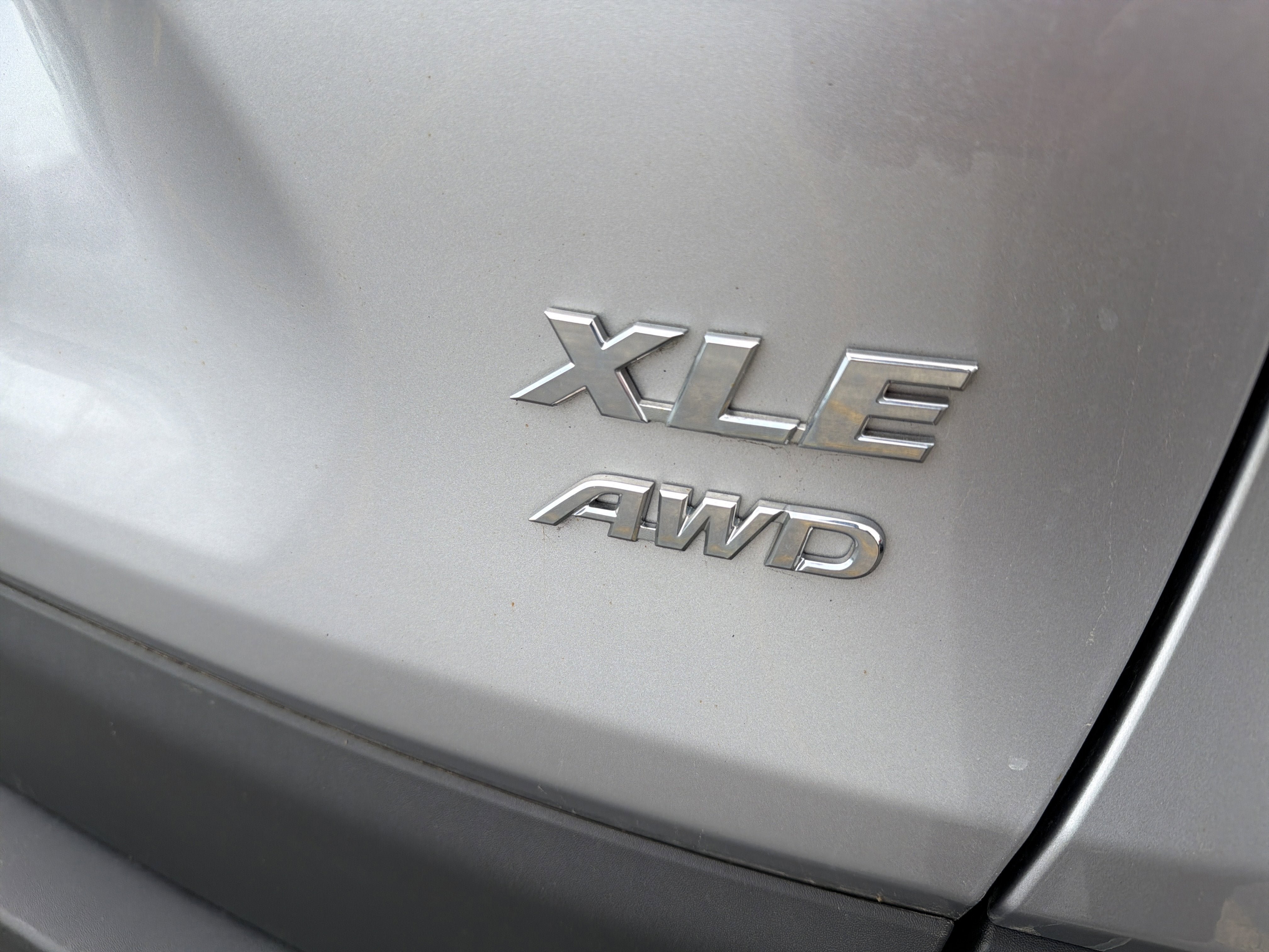Used 2023 Toyota RAV4 XLE Premium AWD/4WD image 8