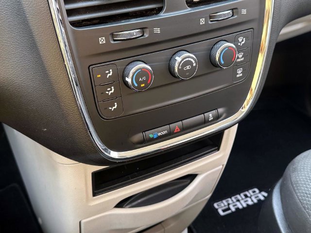 Used 2016 Dodge Grand Caravan American Value Package FWD image 24