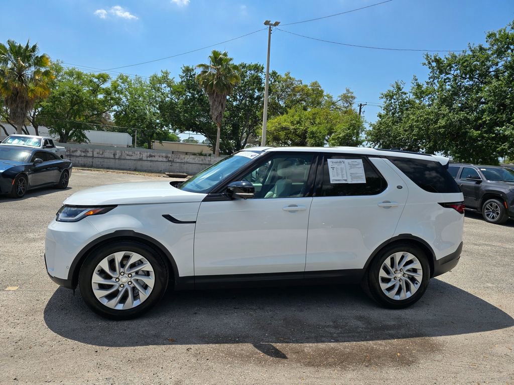 Used 2025 Land Rover Discovery S image 3