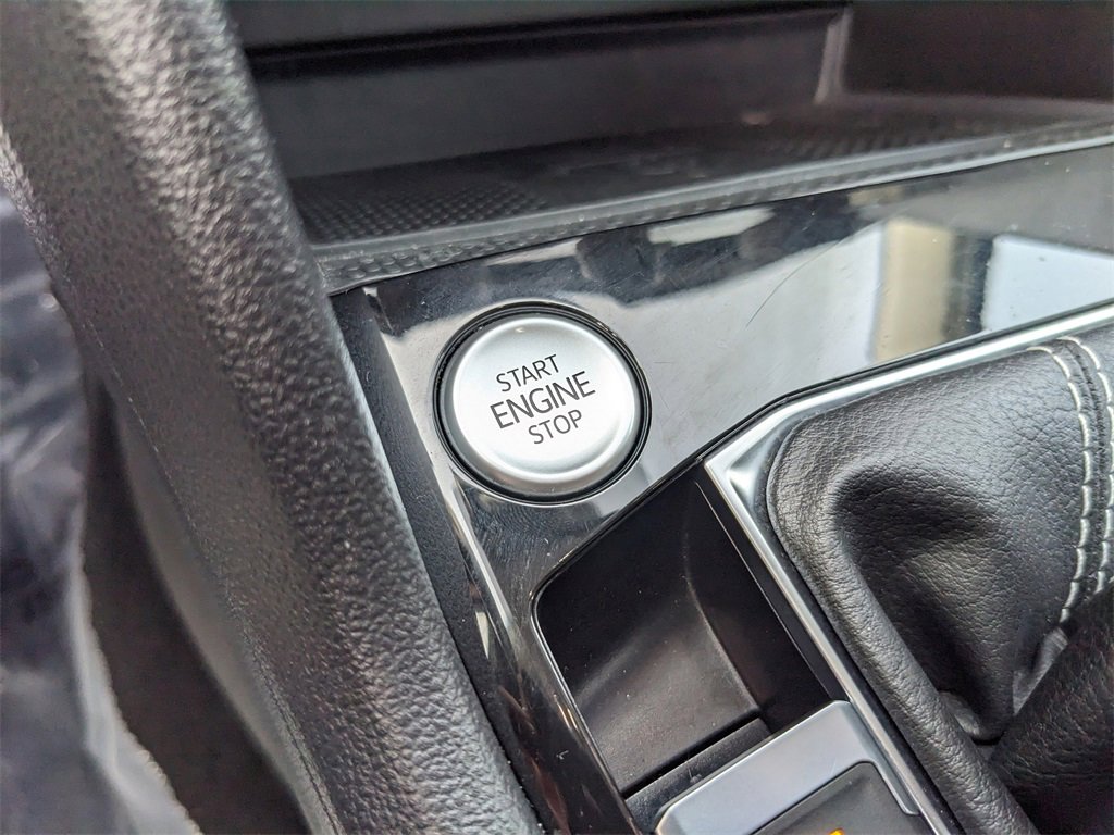 Certified 2023 Volkswagen Taos SE w/ Panoramic Sunroof Package image 29