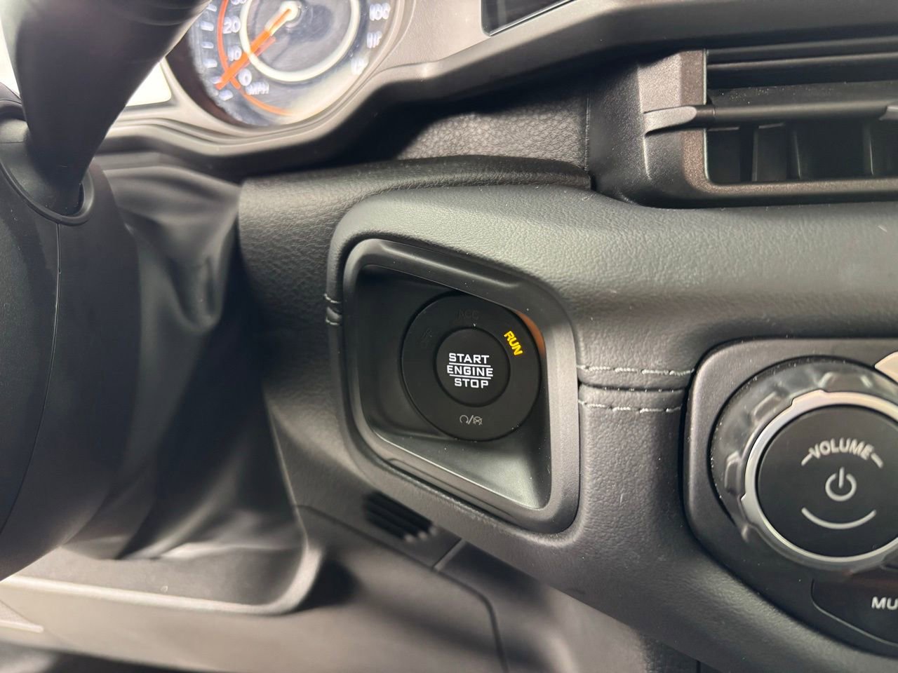 Used 2025 Jeep Wrangler Unlimited Rubicon image 21