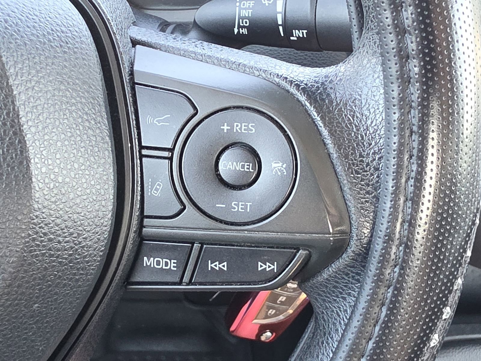 Used 2020 Toyota Corolla LE FWD image 18