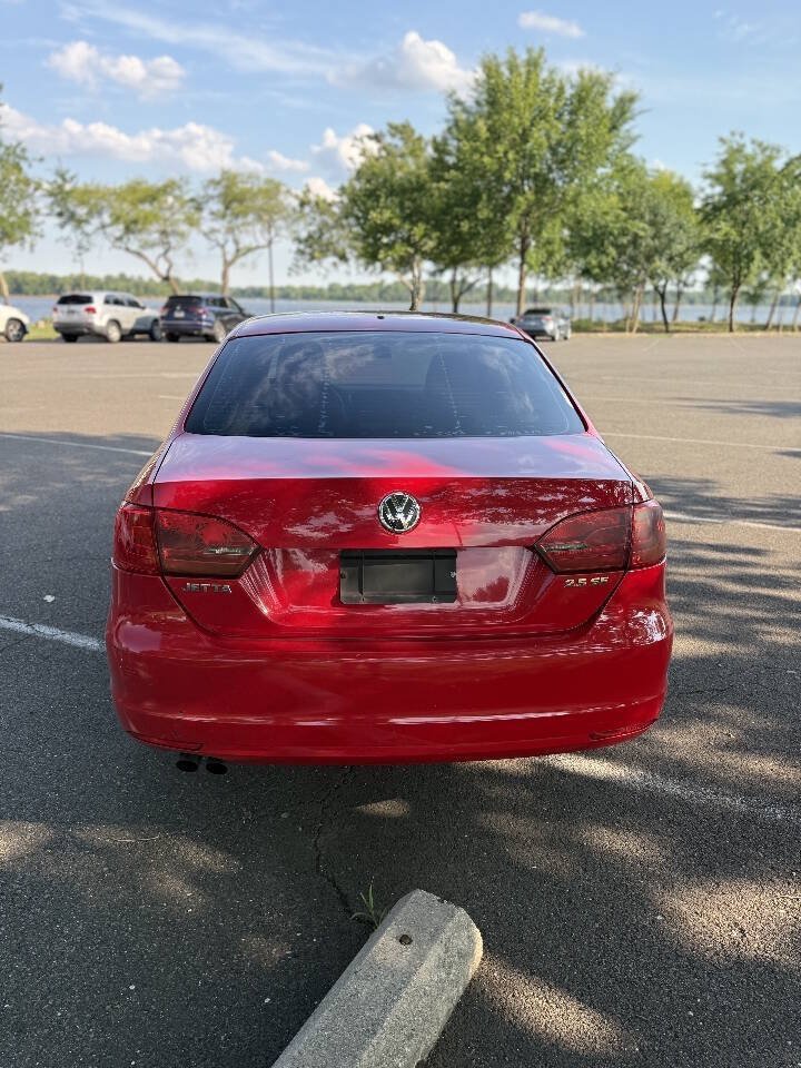 Used 2012 Volkswagen Jetta SE FWD image 6
