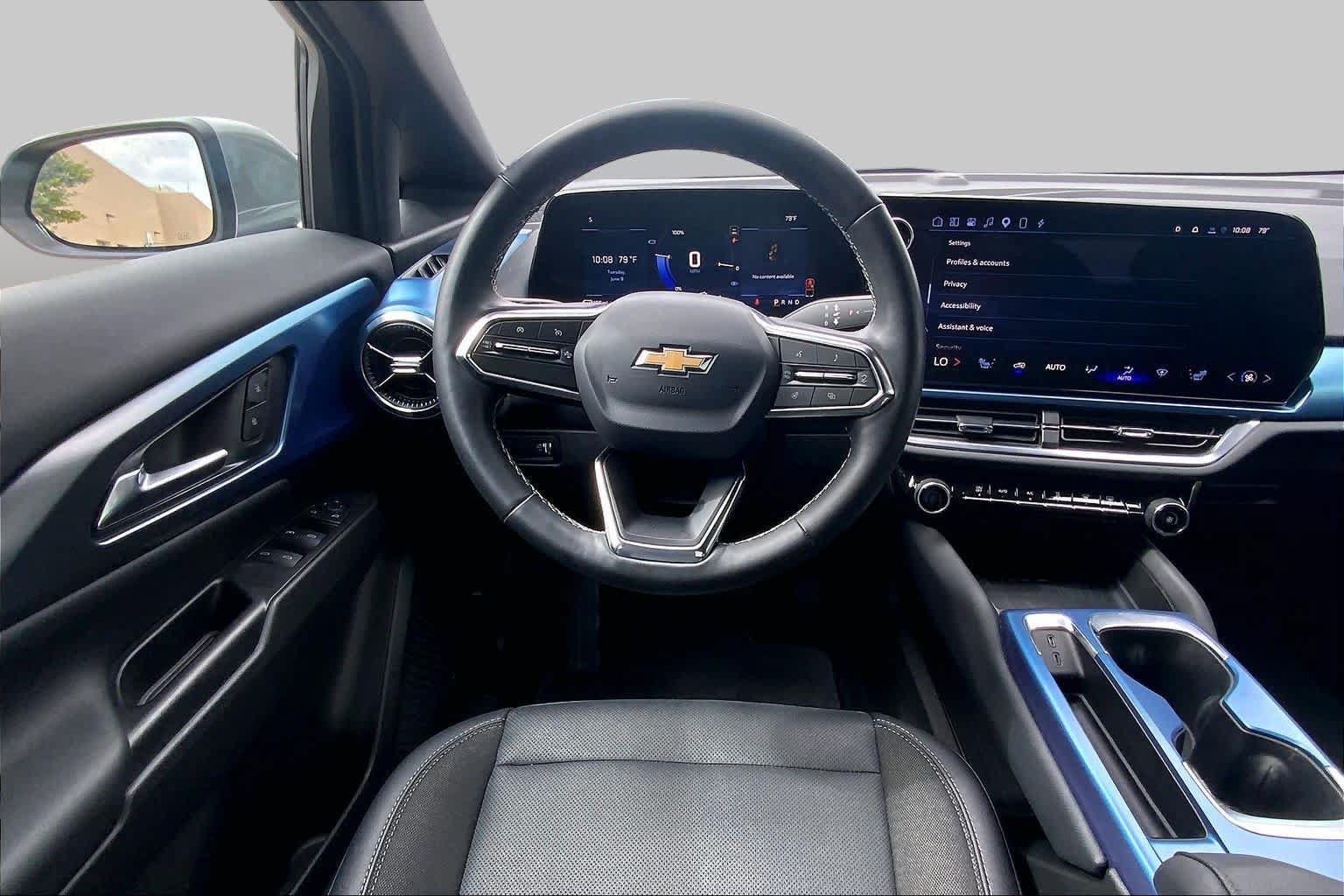 Used 2025 Chevrolet Equinox EV LT FWD image 5
