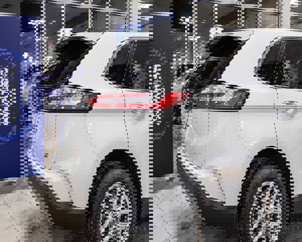 Used 2022 Ford Edge SEL image 12