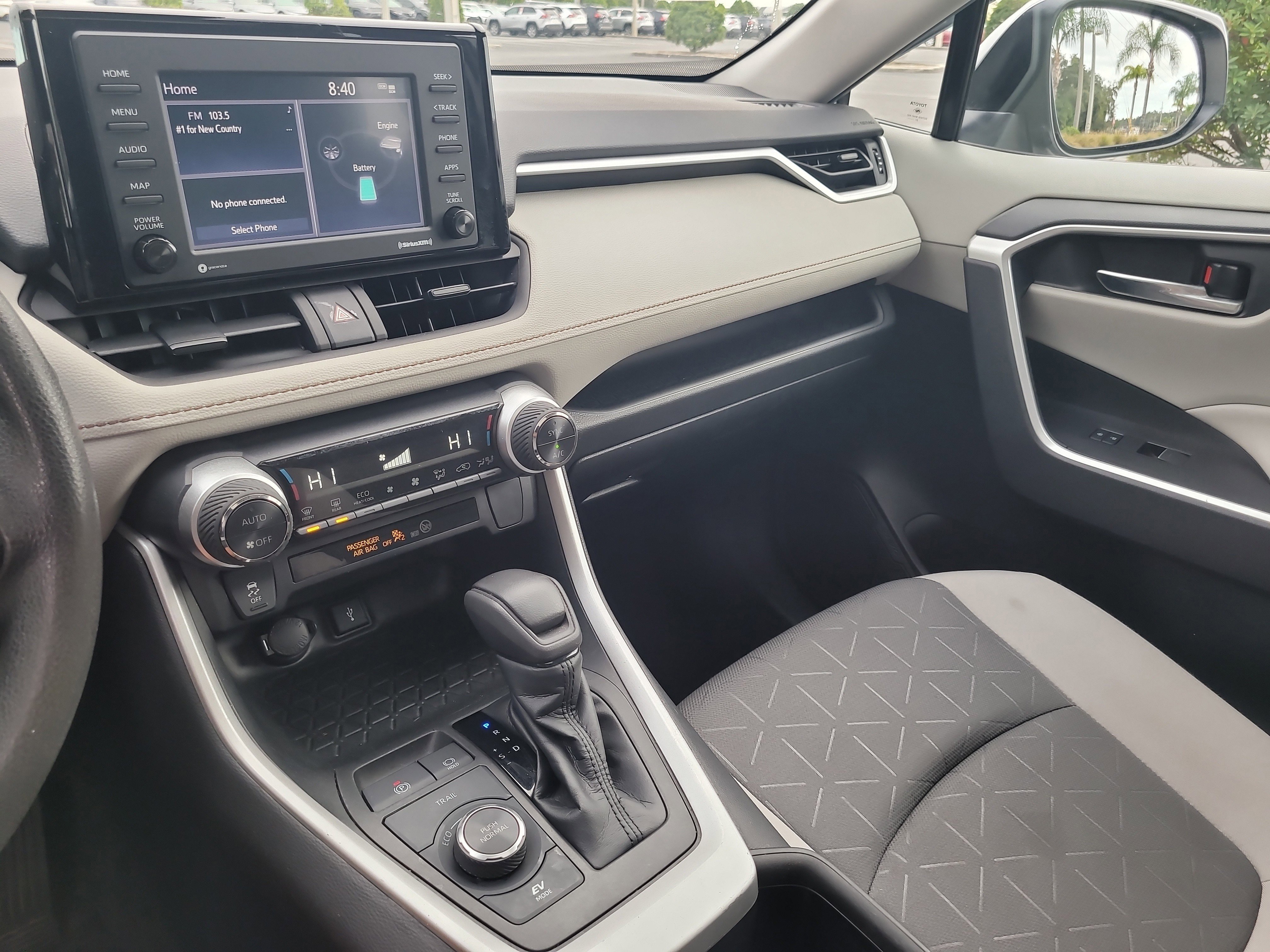 Used 2022 Toyota RAV4 XLE image 24