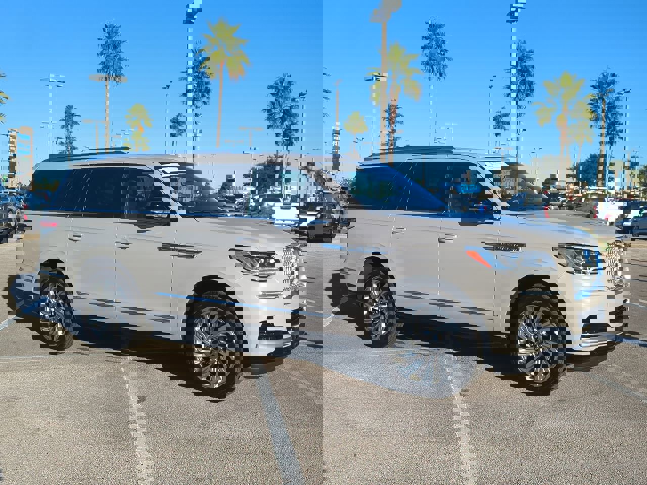 Certified 2024 Lincoln Navigator L Reserve image 2