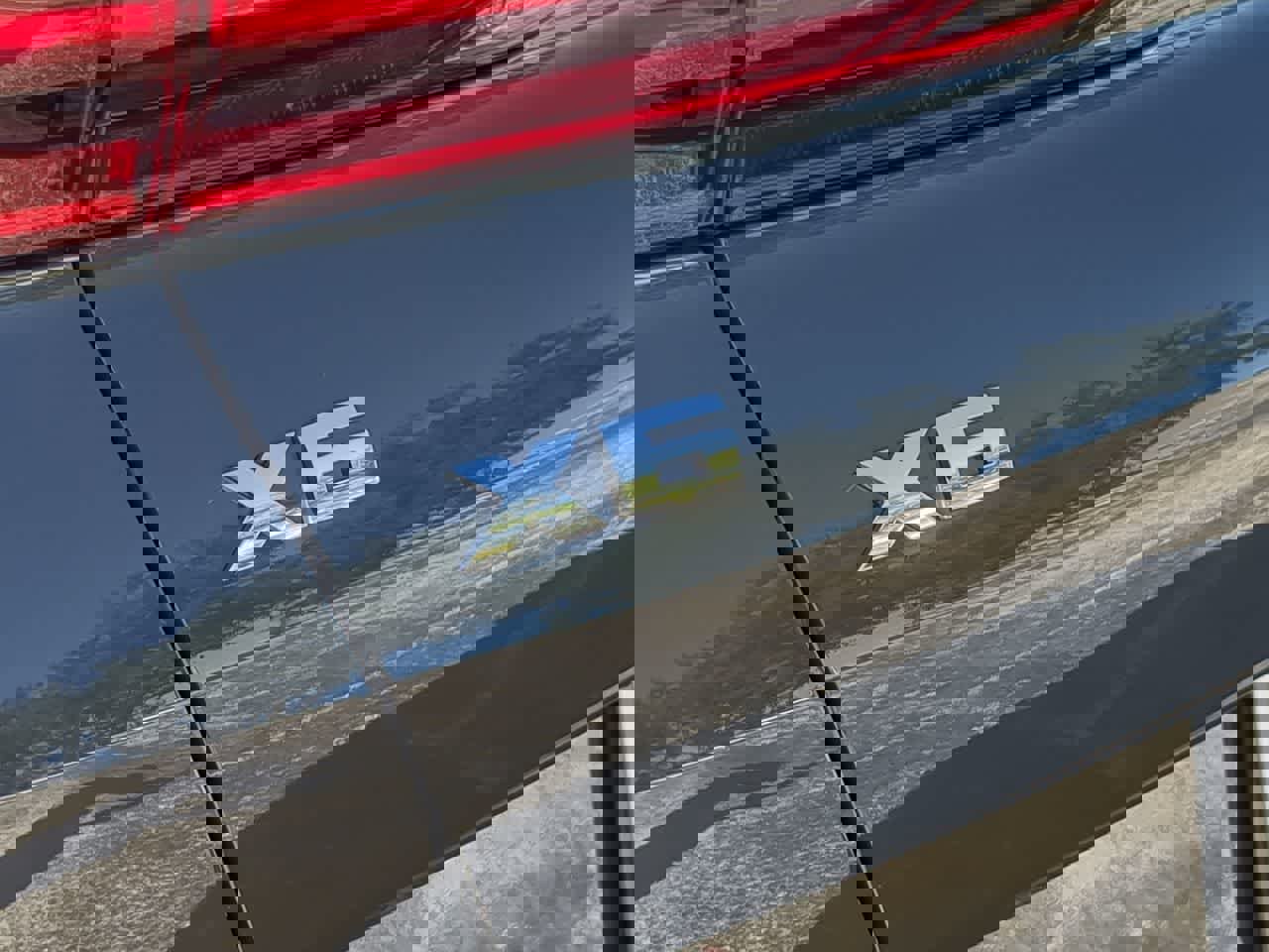 Used 2026 BMW X6 M60i w/ Executive Package image 12