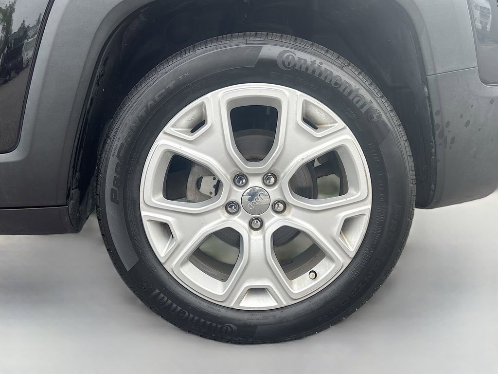 Used 2018 Jeep Renegade Limited FWD image 11