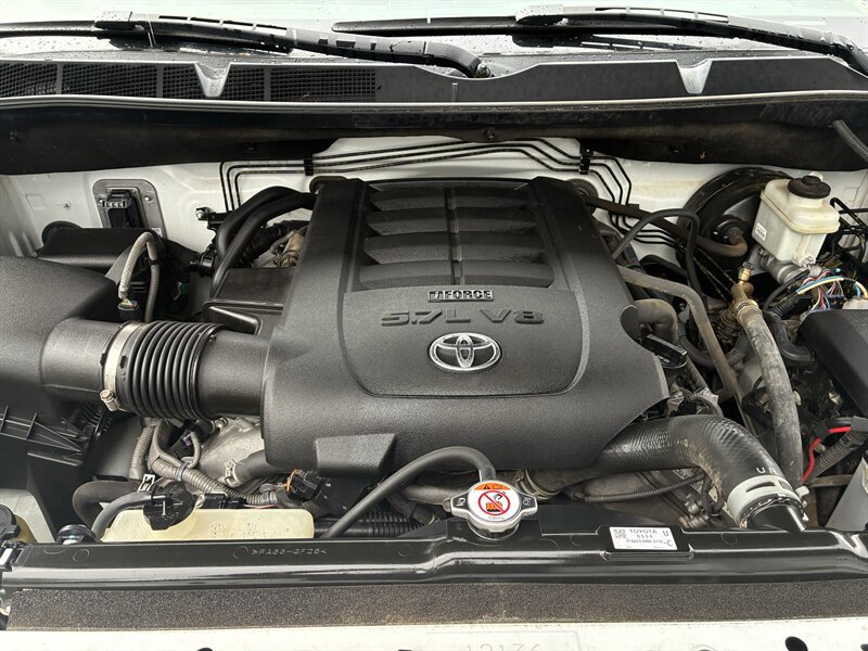 Used 2018 Toyota Tundra Limited w/ Limited Premium Package AWD/4WD image 34