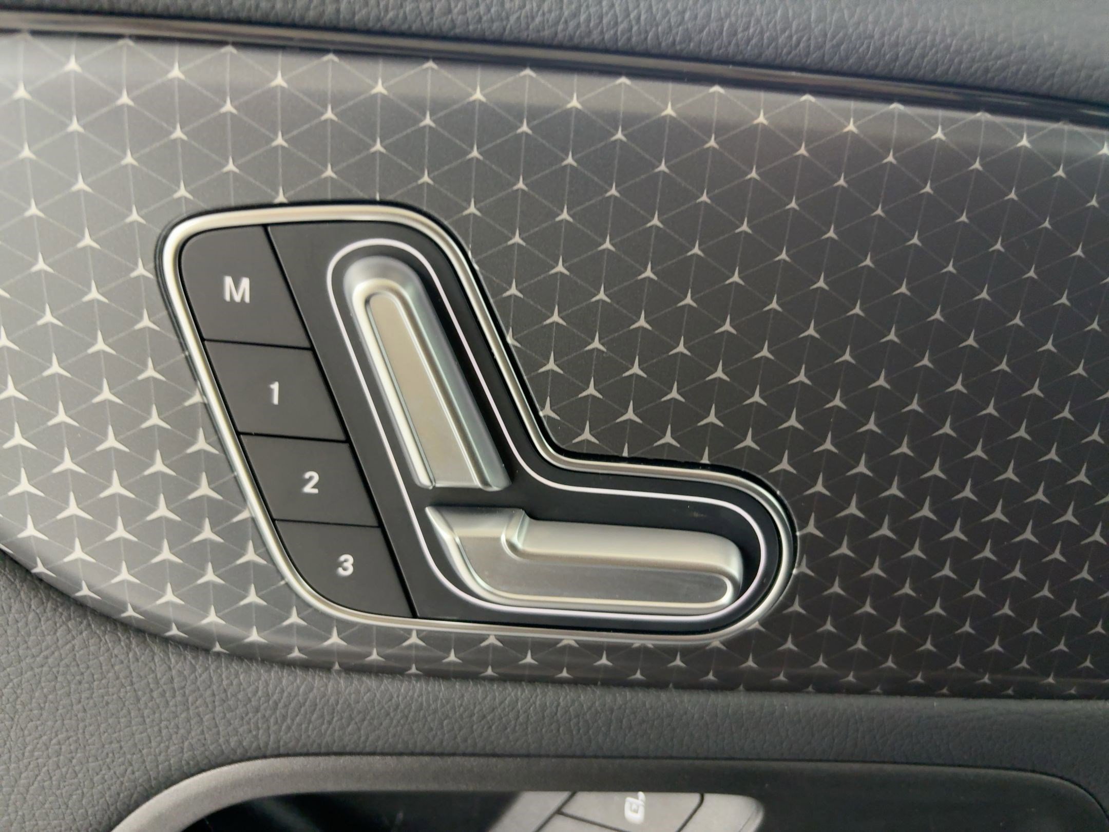 Certified 2025 Mercedes-Benz GLA 250 image 18