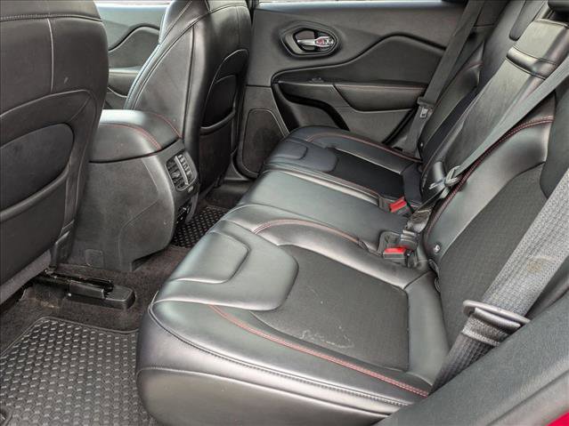 Used 2019 Jeep Cherokee Trailhawk image 16