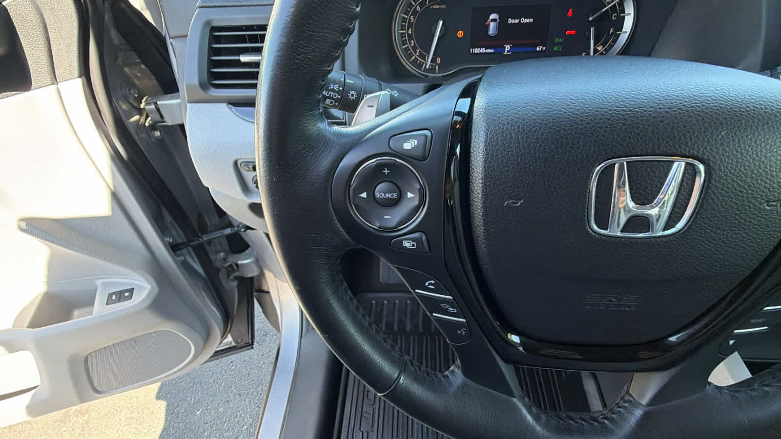 Used 2016 Honda Pilot Touring image 19