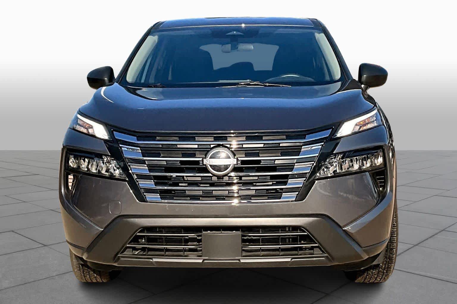 Certified 2025 Nissan Rogue S FWD image 3