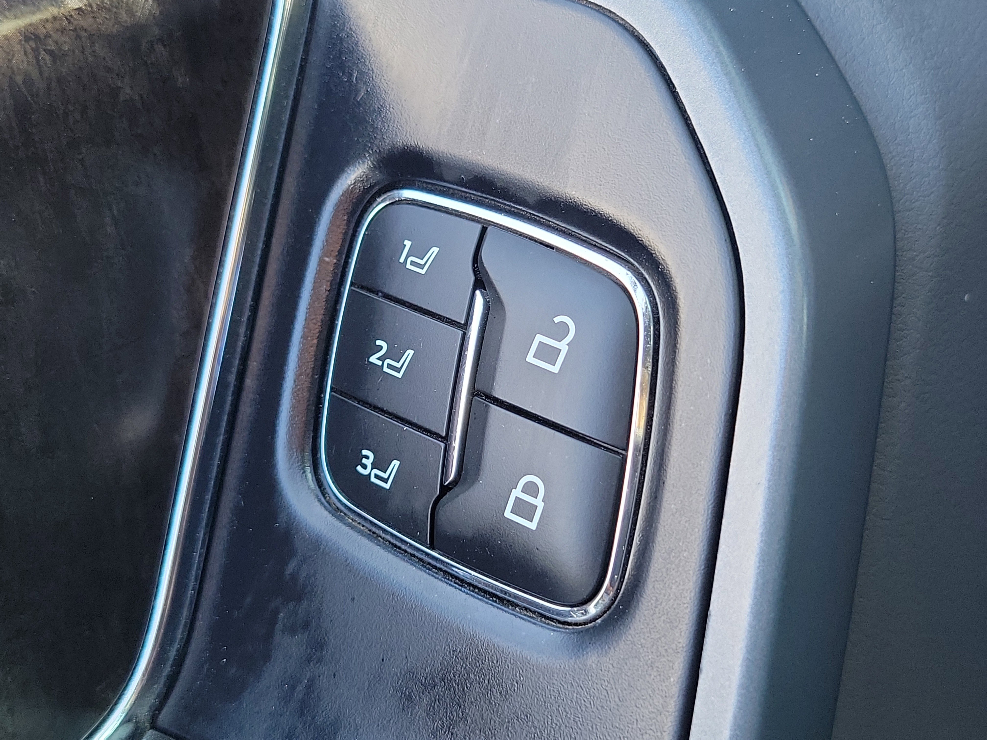 Used 2023 Ford F150 Lariat image 32