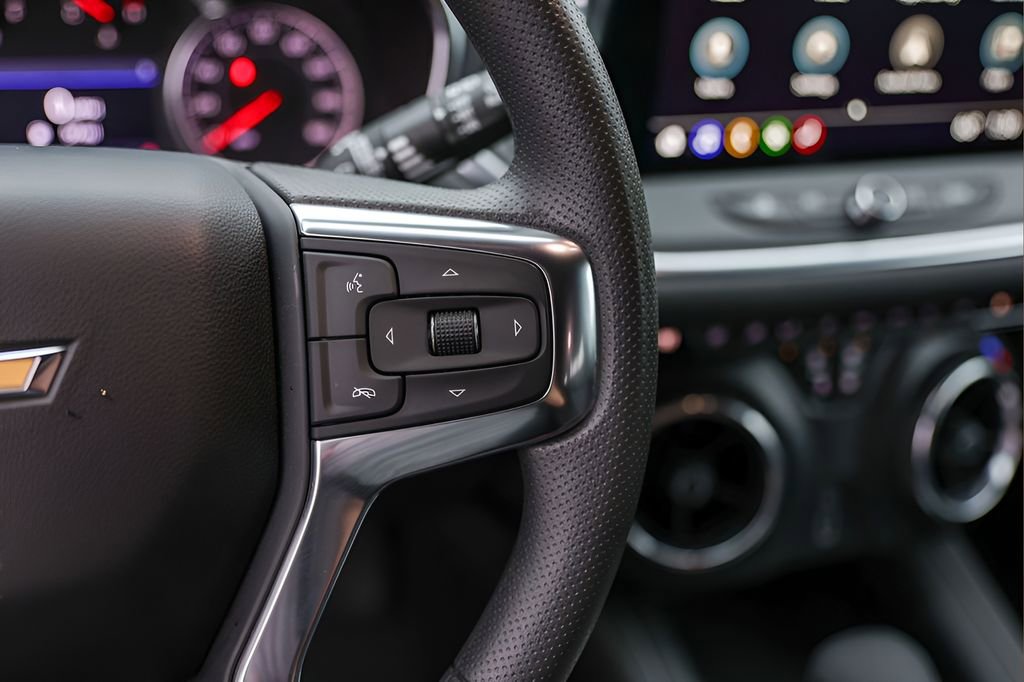 Used 2024 Chevrolet Blazer LT FWD image 13